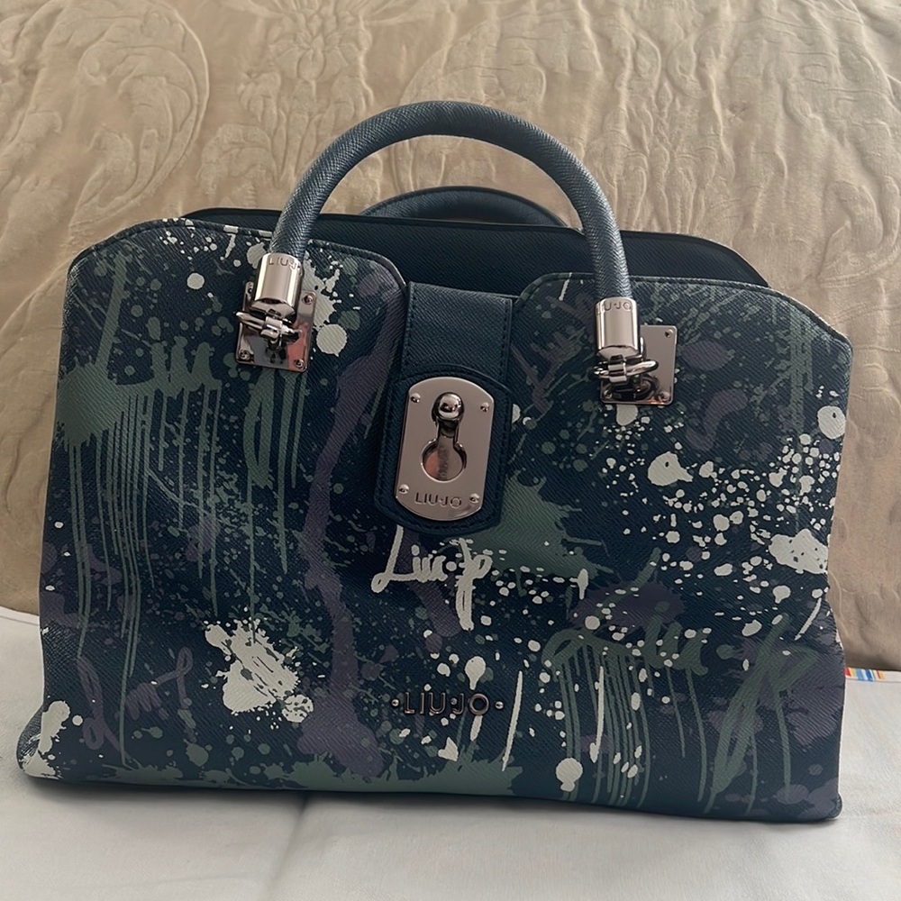 It is an Italian purse  it’s Liu jo  bought in Italy 300 dollars